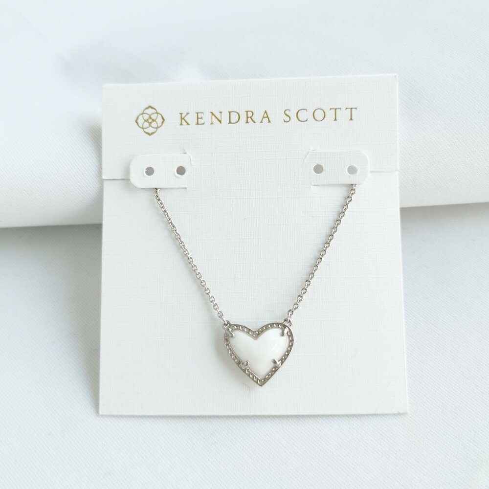 Kendra Scott Ari Heart Ivory Mother-Of-Pearl Silver Necklace | NEW